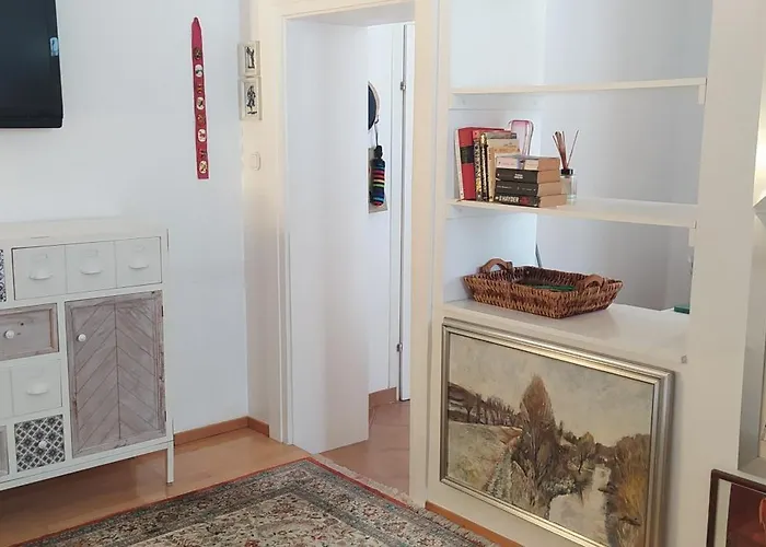 L Apartment *